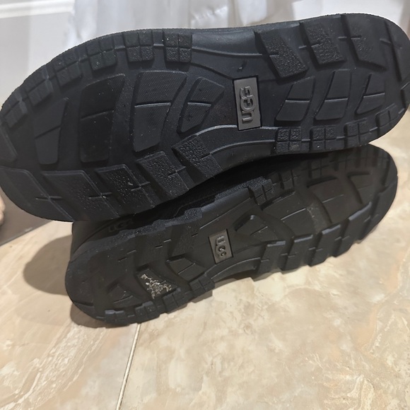 UGG K Butte II CWR 1098890K  Women's Boots Black Size USA 6 UGG - Picture 5 of 6